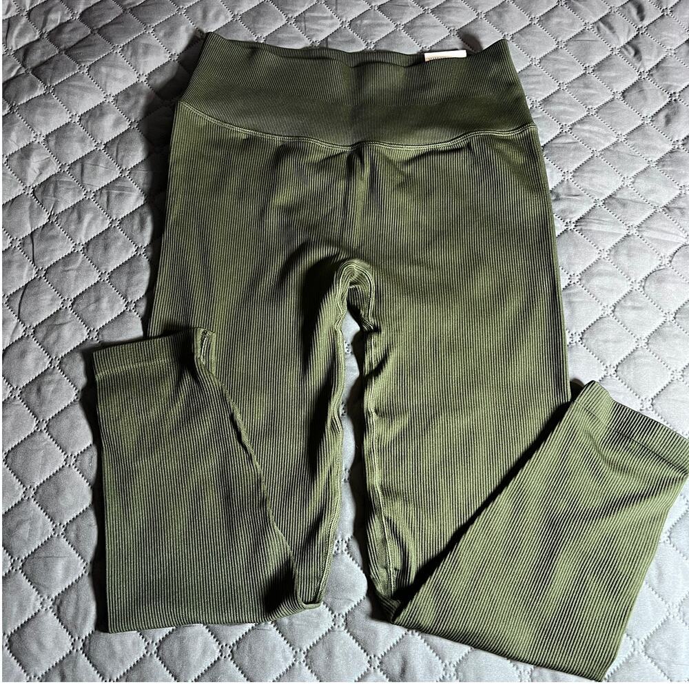 ✨NWT Victoria’s Secret Seamless Leggings Women’s Large Green 7/8 Tight High Rise